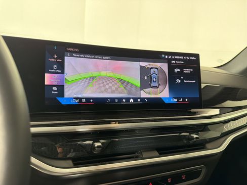 Used 2025 BMW X5 xDrive40i w/ M Sport Package AWD/4WD image 23