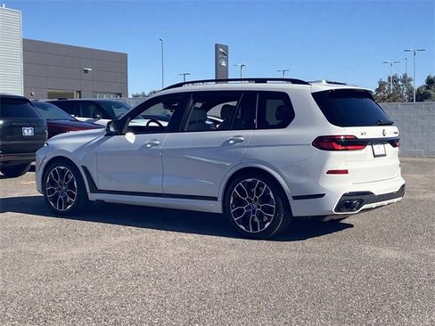 Certified 2025 BMW X7 M60i image 9