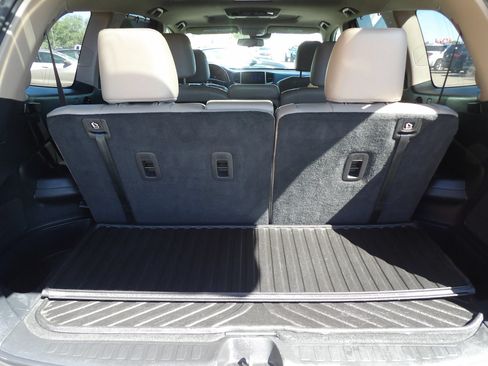 Used 2016 Honda Pilot Touring image 24