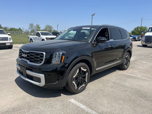 Used 2025 Kia Telluride S image 4