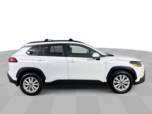 Used 2024 Toyota Corolla Cross LE FWD image 9