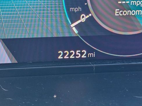 Used 2024 Volkswagen Atlas SE image 21