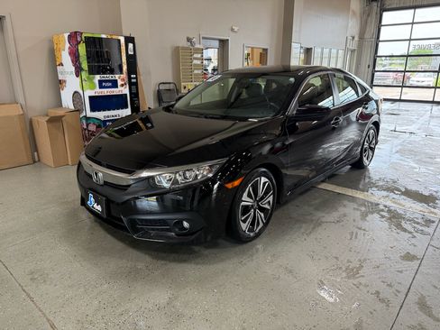 Used 2018 Honda Civic EX-L image 2