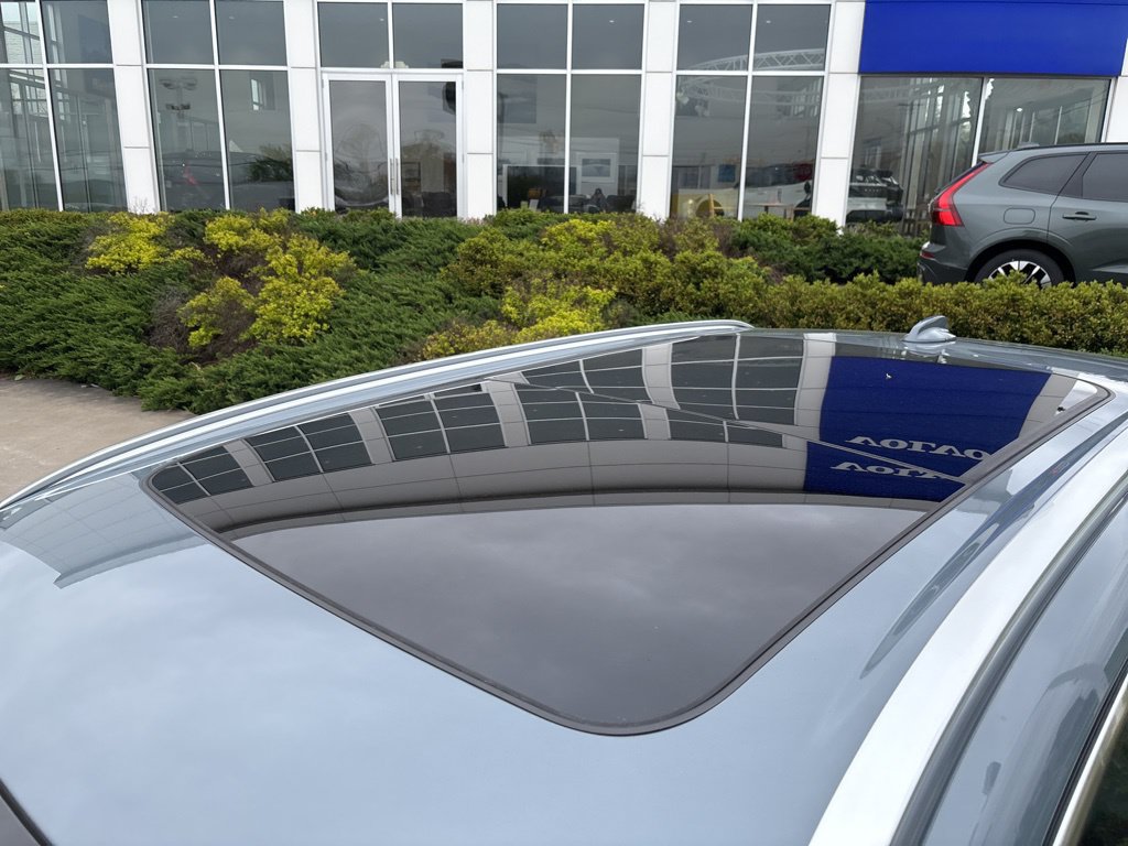 Certified 2023 Volvo XC60 B5 Plus w/ Climate Package AWD/4WD image 12