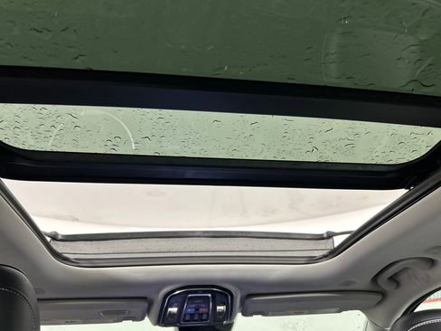 Used 2024 Jeep Grand Cherokee Limited image 20