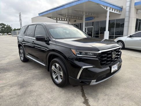 Used 2025 Honda Pilot EX-L image 3