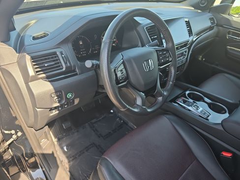 Certified 2025 Honda Ridgeline Black Edition image 15