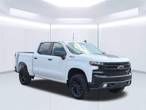 Used 2020 Chevrolet Silverado 1500 LT Trail Boss w/ Convenience Package AWD/4WD image 8