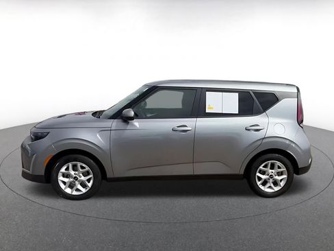 Used 2025 Kia Soul LX w/ LX Technology Package image 9