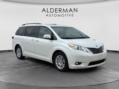 Used 2016 Toyota Sienna XLE Premium FWD image 7
