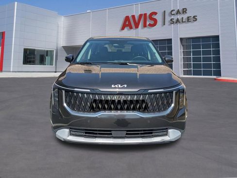 Used 2025 Kia Carnival FWD image 2