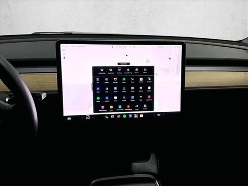Used 2022 Tesla Model Y Long Range AWD/4WD image 24