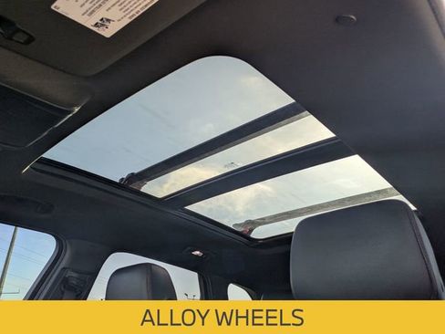 Used 2022 Chevrolet Blazer RS w/ Enhanced Convenience Package image 18