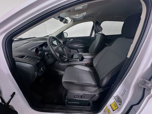 Used 2019 Ford Escape SE image 13