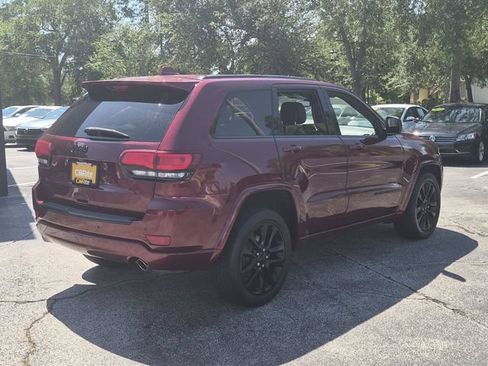 Used 2017 Jeep Grand Cherokee Altitude AWD/4WD image 5