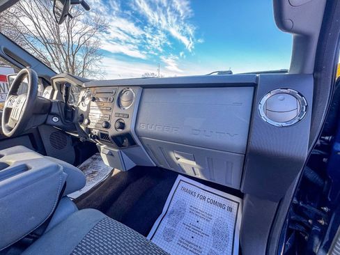 Used 2011 Ford F250 XLT w/ XLT Interior Pkg image 26