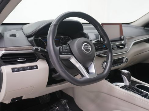 Used 2021 Nissan Altima 2.5 SL FWD image 10