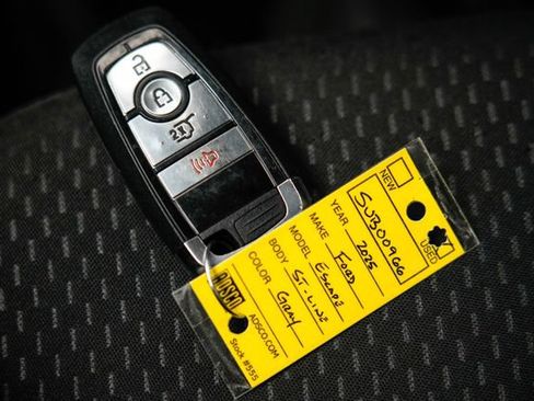 Used 2025 Ford Escape ST-Line FWD image 35