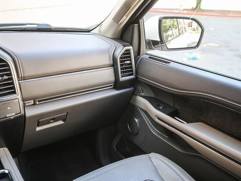 Used 2018 Ford Expedition Limited w/ Equipment Group 302A image 27