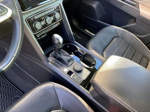 Certified 2022 Volkswagen Atlas SEL Premium image 17