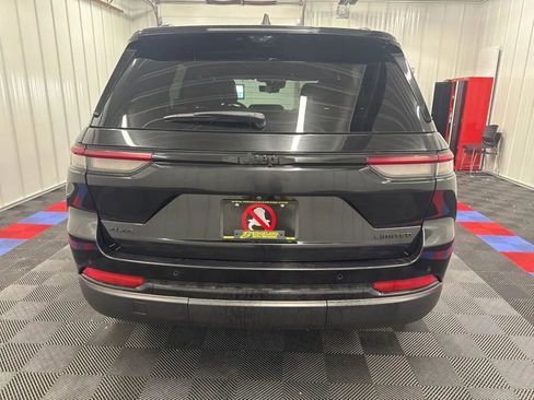 Used 2024 Jeep Grand Cherokee Limited w/ Luxury Tech Group II AWD/4WD image 4