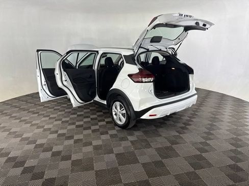 Used 2025 Nissan Kicks Play S FWD image 18