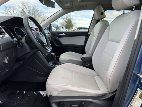 Used 2020 Volkswagen Tiguan SE image 10