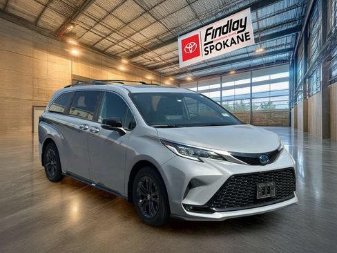 Used 2024 Toyota Sienna XSE w/ XSE Premium Package AWD/4WD image 3
