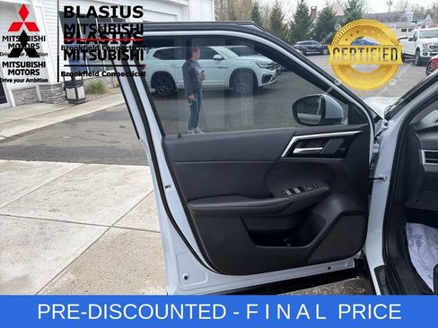 Used 2023 Mitsubishi Outlander 4WD Plug-In Hybrid image 18
