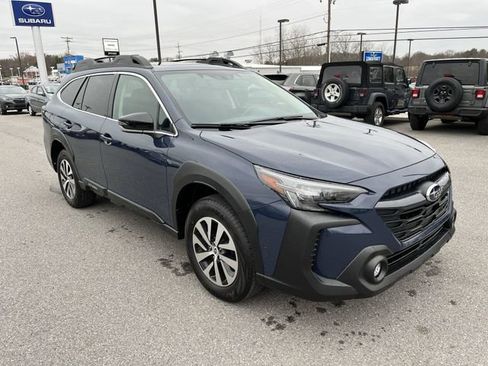 Certified 2025 Subaru Outback Premium image 11