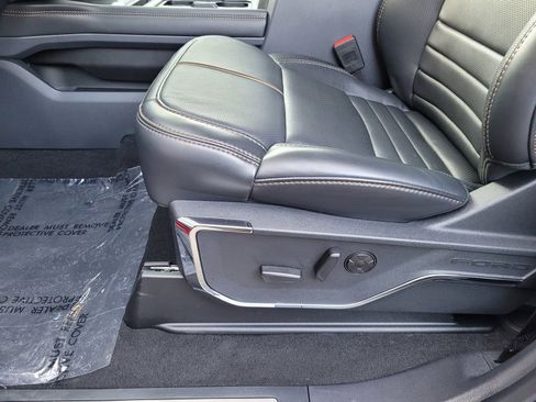 Used 2024 Ford F250 Platinum image 23