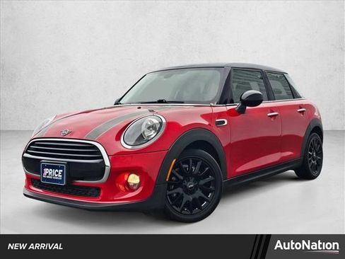 Used 2019 MINI Cooper 4-Door Hardtop image 1