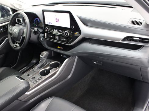 Used 2026 Toyota Highlander Platinum AWD/4WD image 40