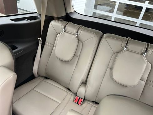 Used 2023 Lincoln Aviator AWD w/ Premium Package image 13