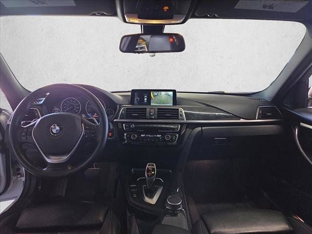 Used 2017 BMW 330i Sedan RWD image 16