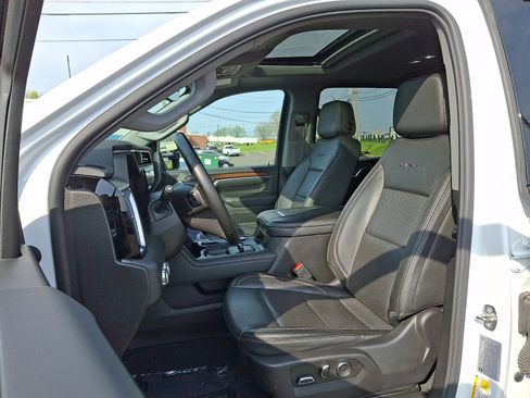 Used 2024 GMC Sierra 2500 Denali w/ Denali Reserve Package image 13