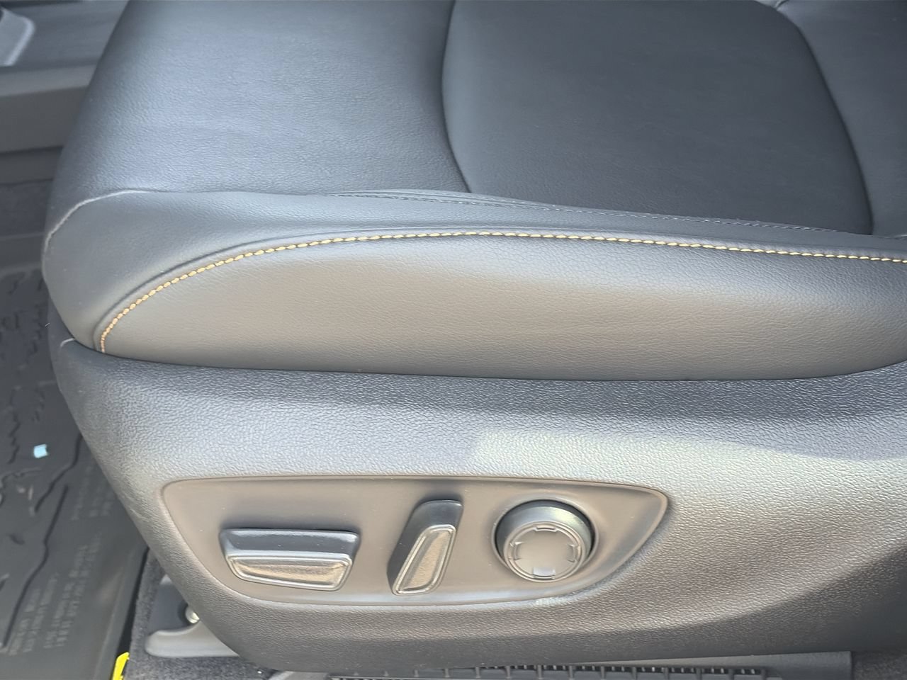 New 2026 Toyota Sienna XLE Woodland Edition AWD/4WD image 17