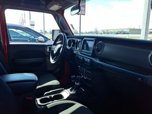 Used 2018 Jeep Wrangler Unlimited Sport S image 19