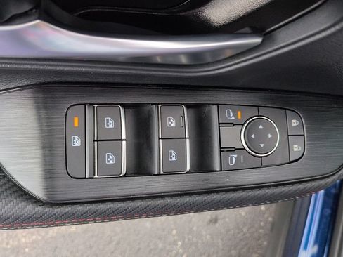 Used 2025 Nissan Kicks SR FWD image 14