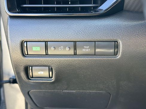 Used 2023 Nissan Sentra SR w/ Trunk Package FWD image 16