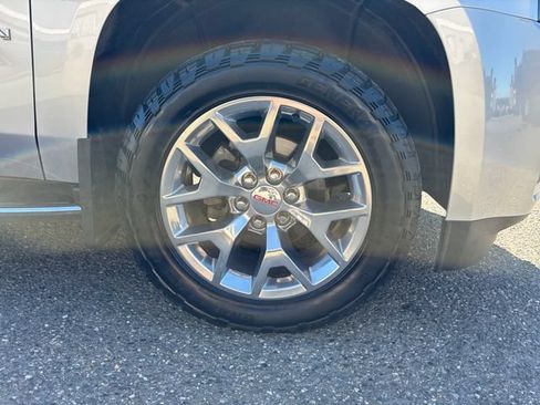 Used 2017 GMC Yukon SLT w/ Open Road Package AWD/4WD image 27
