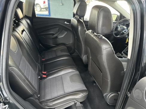 Used 2015 Ford Escape SE w/ SE Chrome Package image 19
