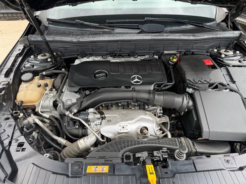 Used 2020 Mercedes-Benz GLB 250 w/ Premium Package image 16