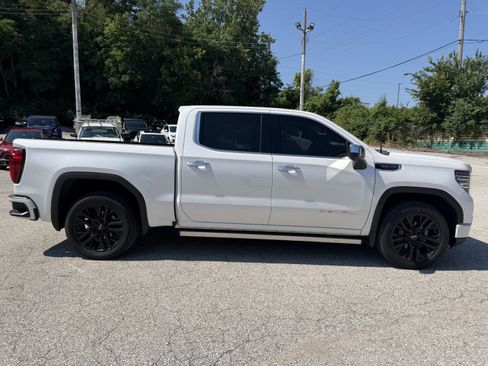 Used 2023 GMC Sierra 1500 Denali w/ Denali Reserve Package AWD/4WD image 8