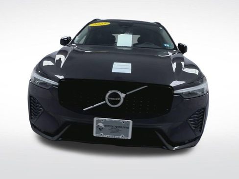 Used 2023 Volvo XC60 B5 Plus w/ Climate Package image 3