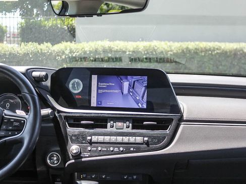 Used 2023 Lexus ES 300h w/ Premium Package FWD image 17