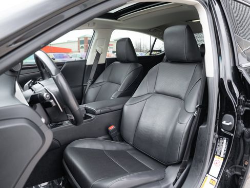 Used 2019 Lexus ES 350 Ultra Luxury image 20