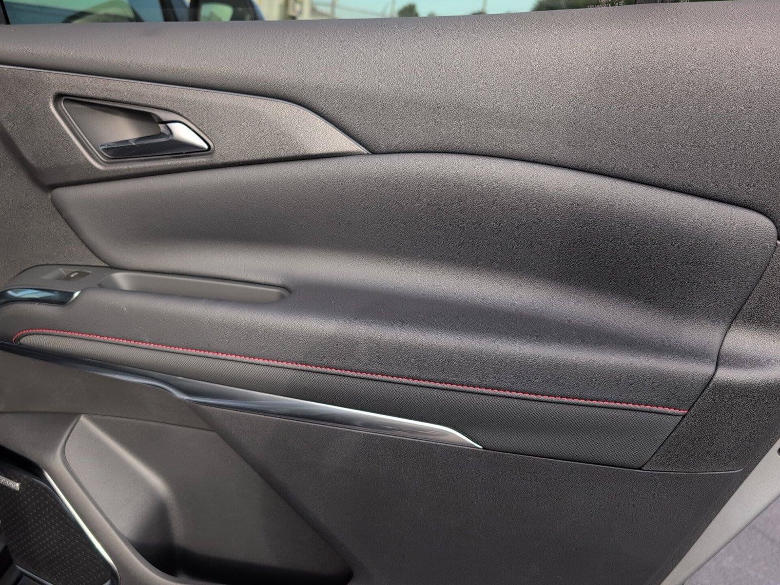 New 2026 Chevrolet Traverse RS w/ LPO, Floor Liner Package FWD image 35