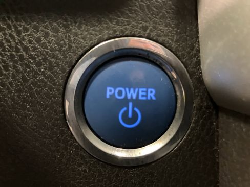 Used 2019 Toyota Highlander XLE image 19