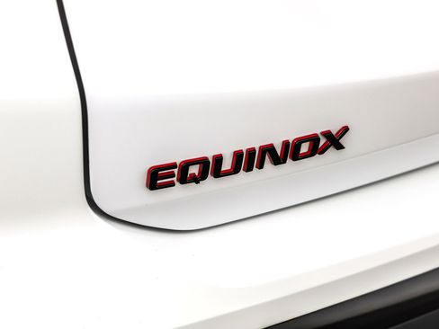 Used 2024 Chevrolet Equinox Premier image 9